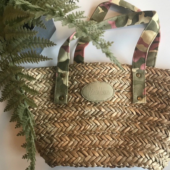 Neiman Marcus Purse - Picture 1 of 3